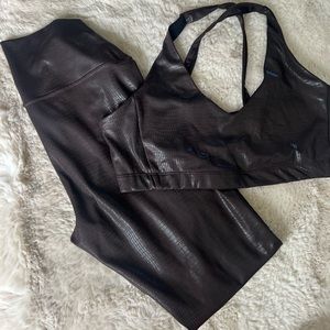 Carbon 38 crocodile set